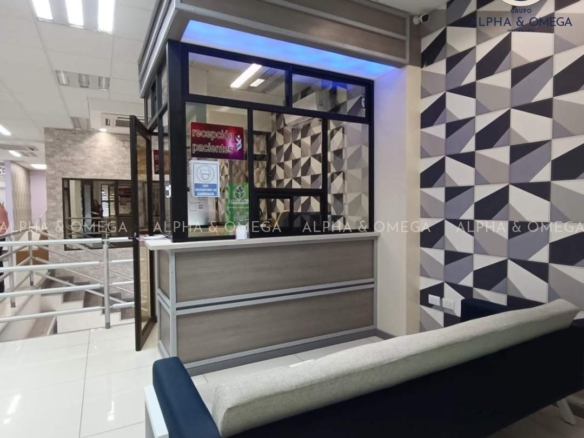 Plaza comercial sobre Periférico de la Juventud